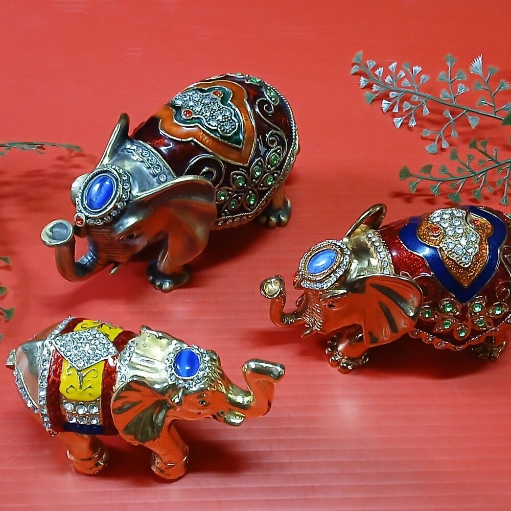 Beautiful 3 piece Qifu Brass Elephant Figurine Trinket Gift Box